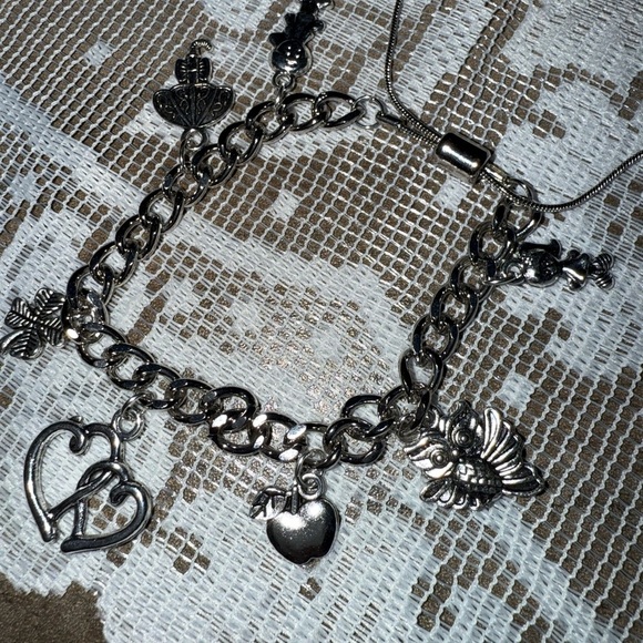 Handmade Beautiful “Teacher Appreciation” Silver Charm Bracelet - Picture 3 of 8